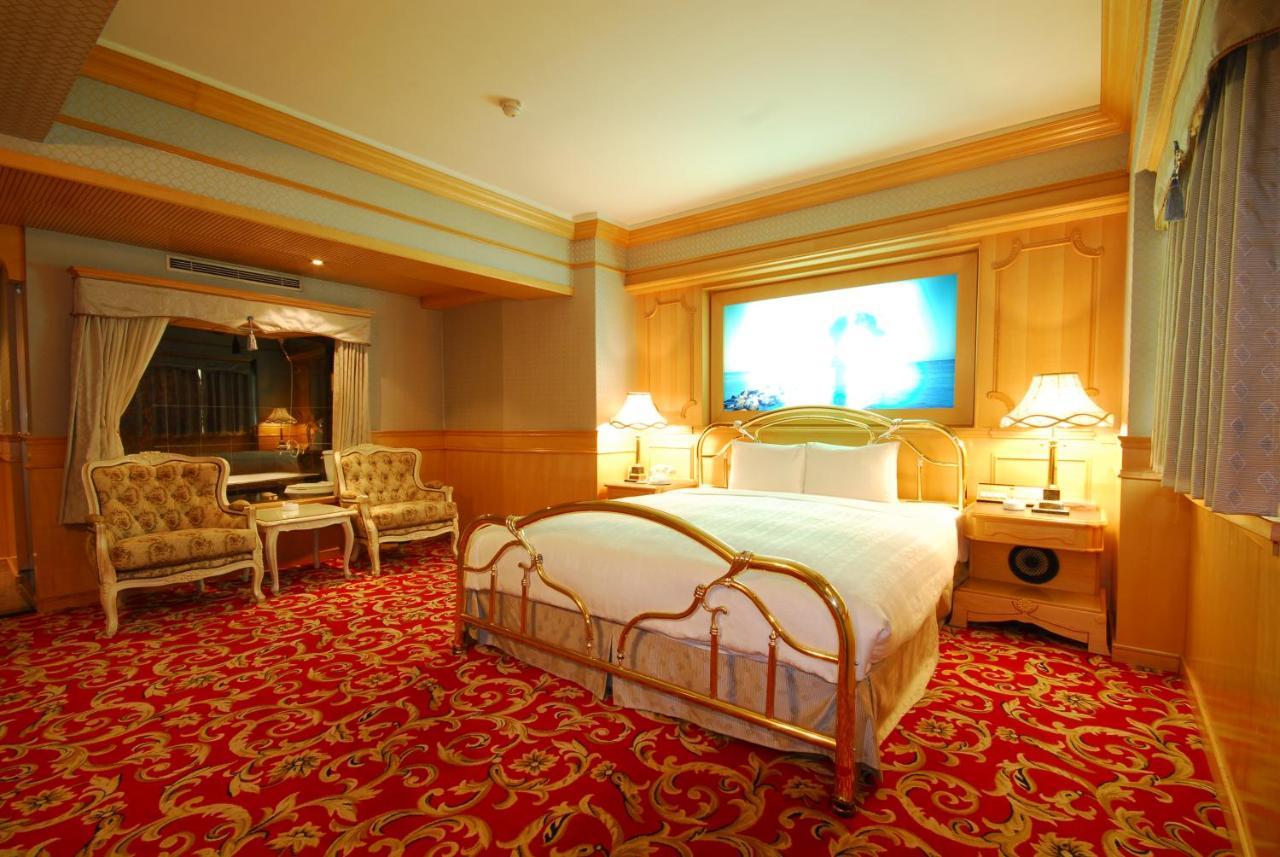 Karo Hotel Kaohsiung Esterno foto