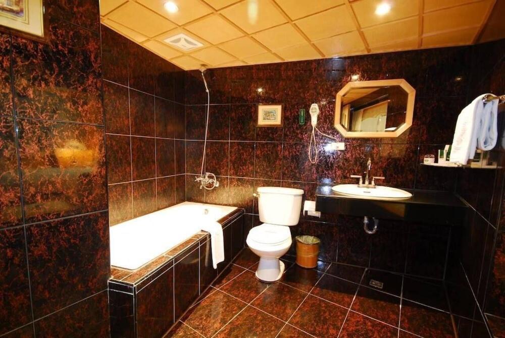 Karo Hotel Kaohsiung Esterno foto