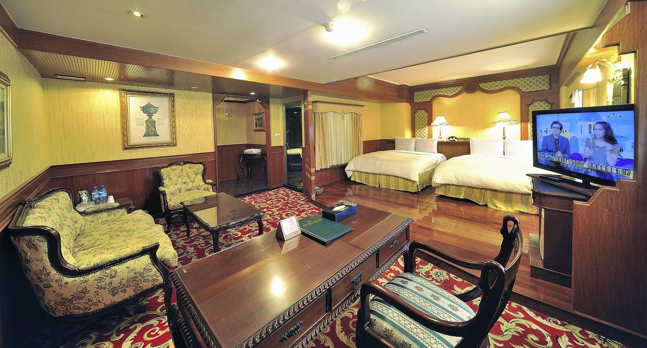 Karo Hotel Kaohsiung Esterno foto