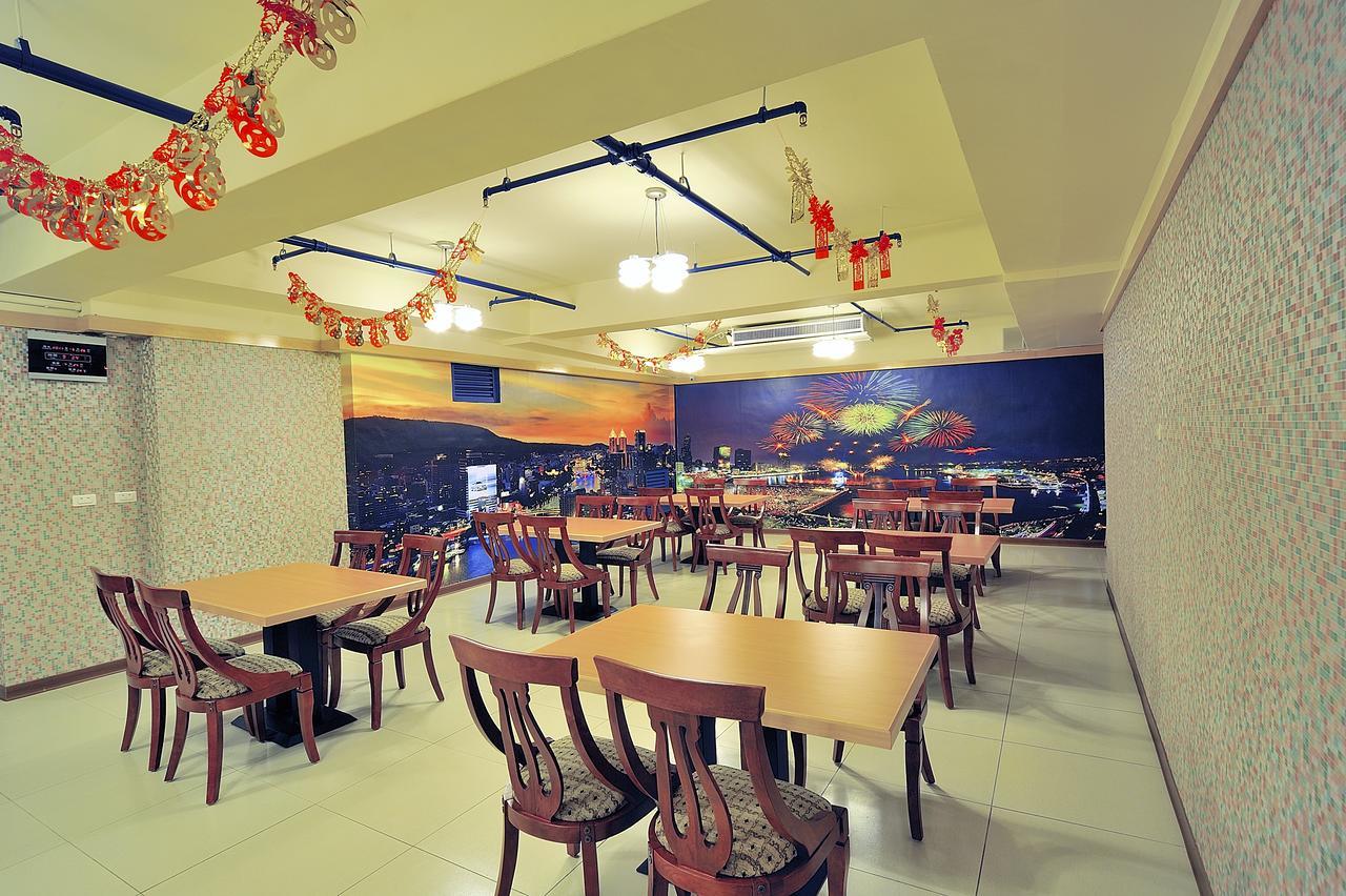 Karo Hotel Kaohsiung Esterno foto