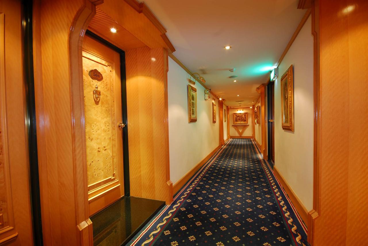 Karo Hotel Kaohsiung Esterno foto